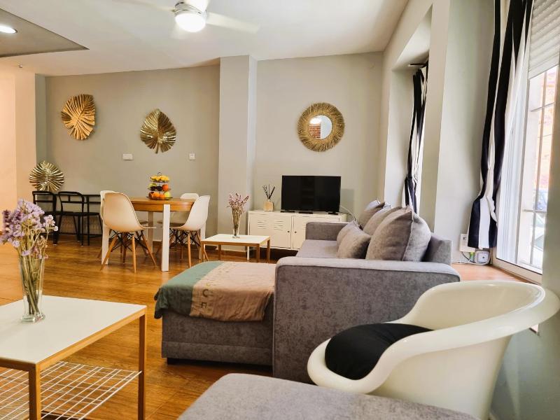Claudia Tourist Apartment — отель в Аликанте, Испания