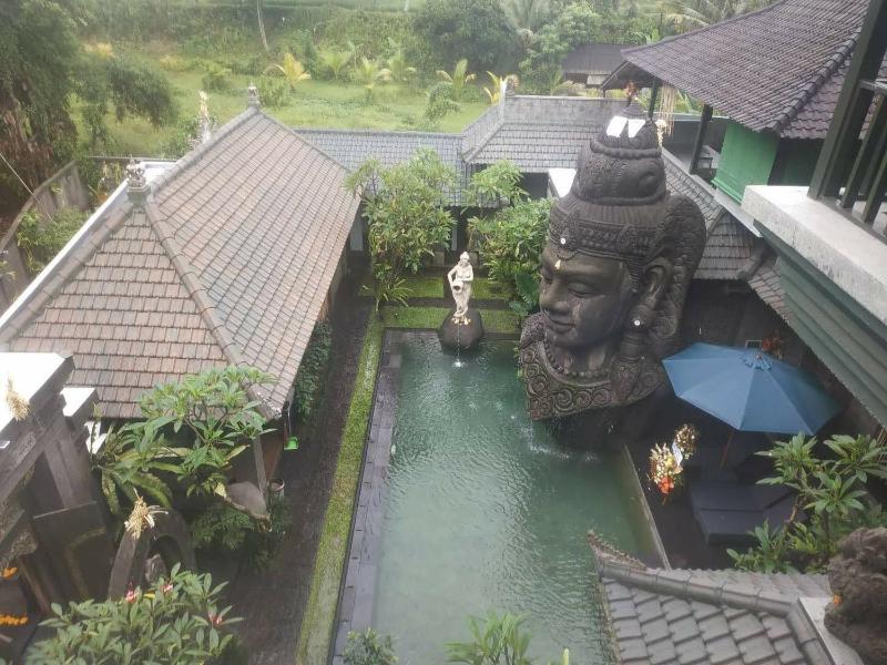 Huts Rock Ubud — отель с удобствами в Убуде