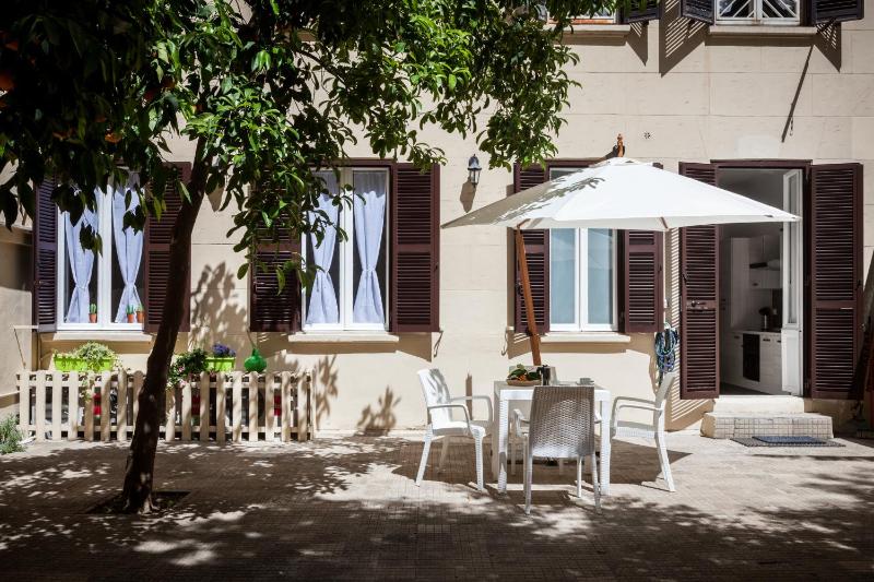 Цены на Apartment with large garden by the Vatican в Риме