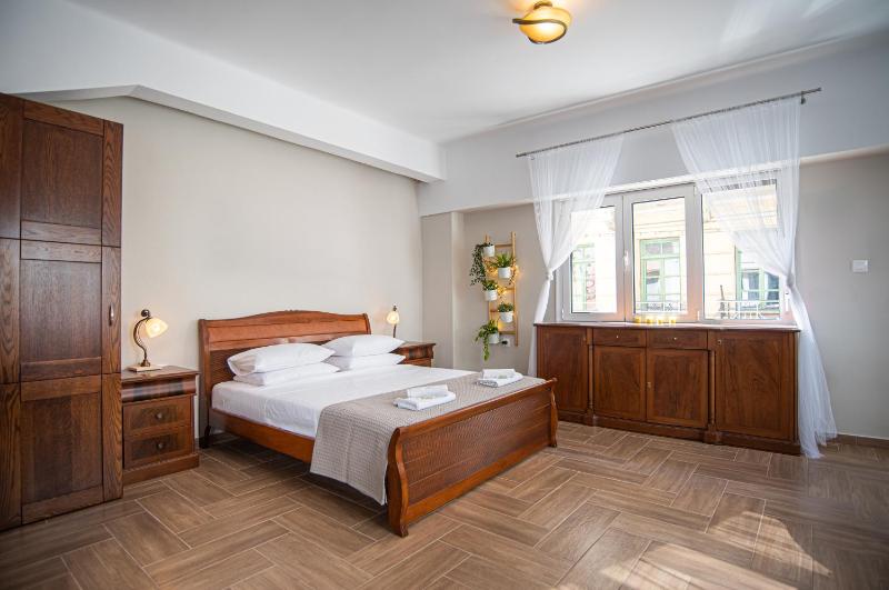 Central Calm Apartment — отель с удобным расположением в Афины