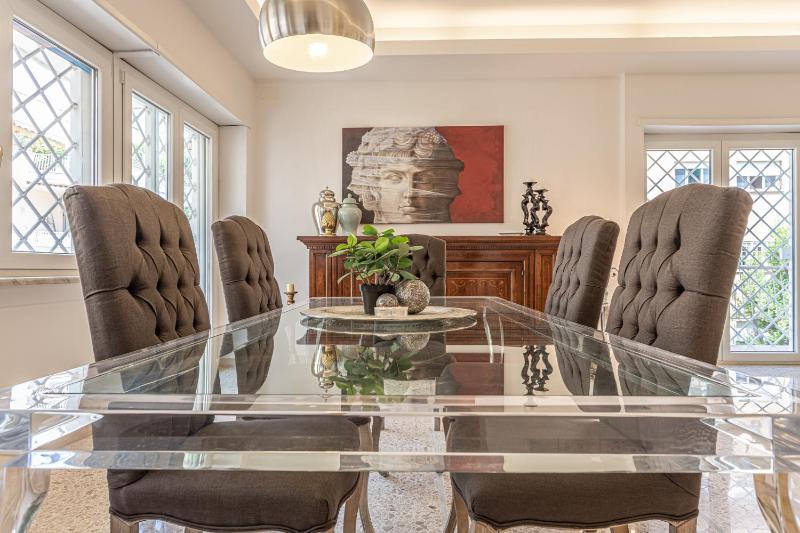 Ginevra Luxury New Classic Apartment close Vatican — отель с удобным расположением в Риме