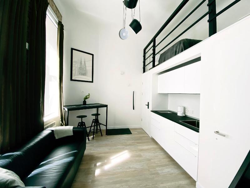 B&W Apartment — забронировать отель в риге