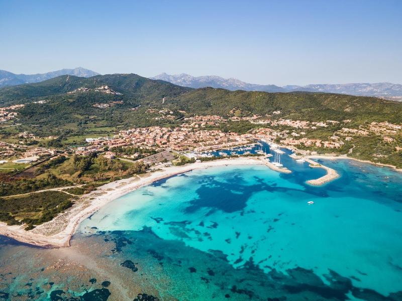 Casa Deledda a Budoni - Accogliente Vacanza Giardino