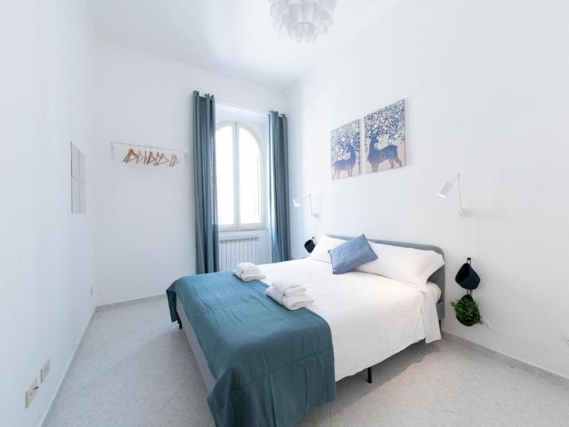 The Best Rent - Lovely two-bedroom apartment near Termini Station — забронировать отель в Риме