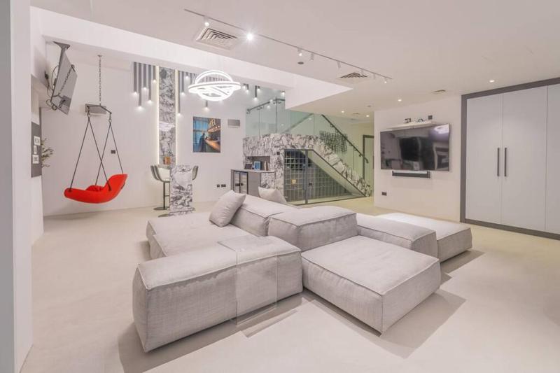 The Grayciousness Luxury Tech Home Dubai Marina Cayan Tower — отзывы гостей и цены