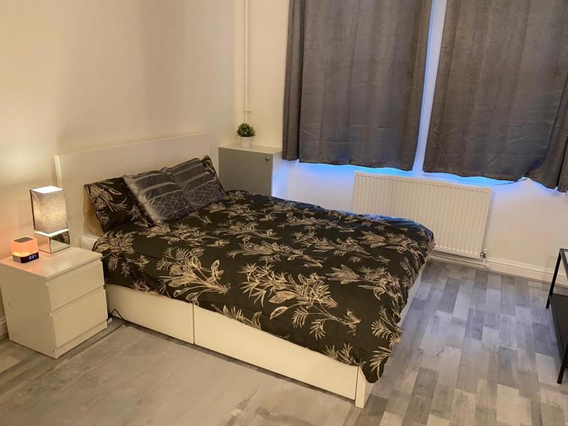 Цены на Cosy 1 Bedroom Apartment в Лондоне