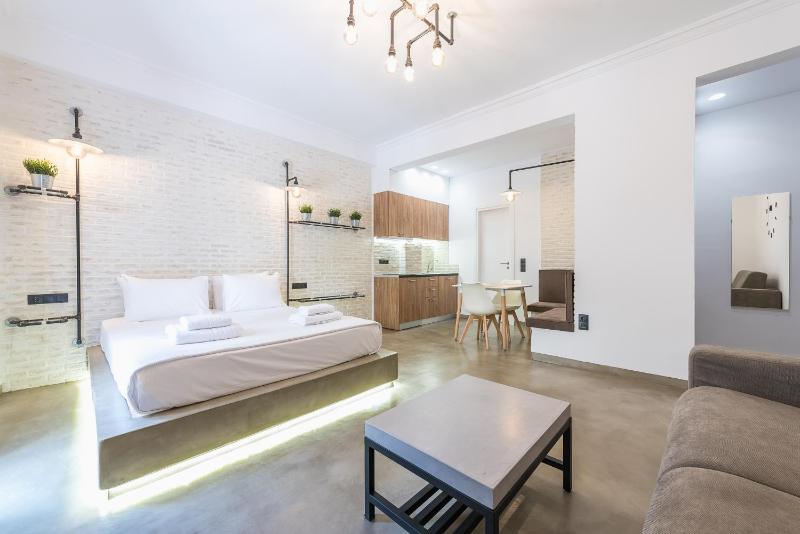 Stylish 1BR apartment in the heart of Koukaki — комфортный отель в Афины