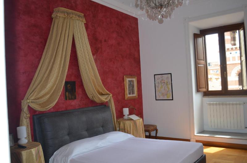 Цены на Elegante appartamento nel centro di Roma в Риме
