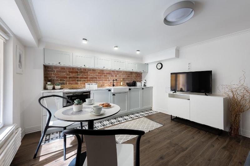 Krakowskie przedmiescie 19 - 600m od Zamku Krolewskiego - 50m od Palacu Prezydenckiego - 800m od stacji metra Nowy Swiat - Better Rental — забронировать отель в Варшаве