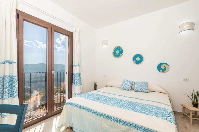 Sa Domm'e Galleria a Baunei - Camere con Vista Mare