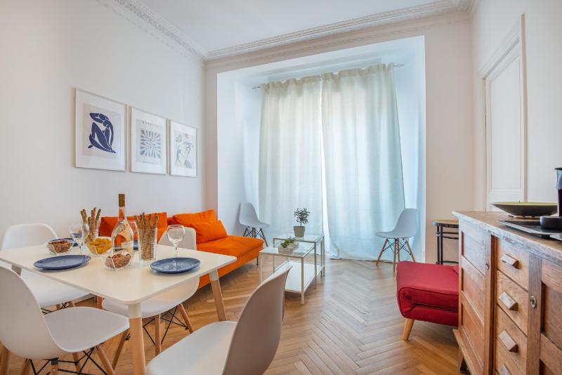 Stunning flat by the beach, Carre d'or-Negresco — отель с удобным расположением в Николь