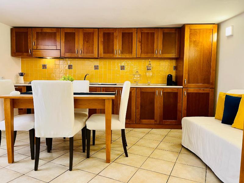 Цены на Gesu Nuovo Apartment в Неаполе