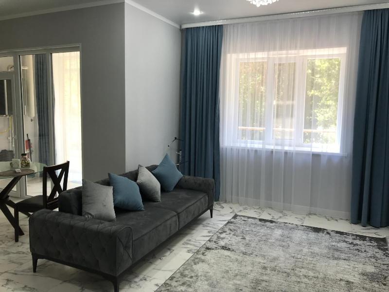 LUKS Apartamenty na Nazarbaeva — отель в Орал, Казахстан