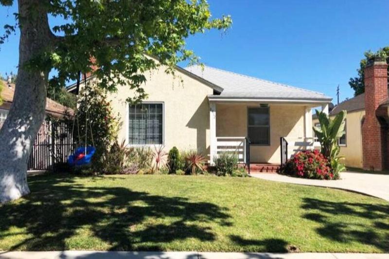 Spacious family oasis in silicon beach 5mins to LAX — забронировать отель в Лос-Анджелесе