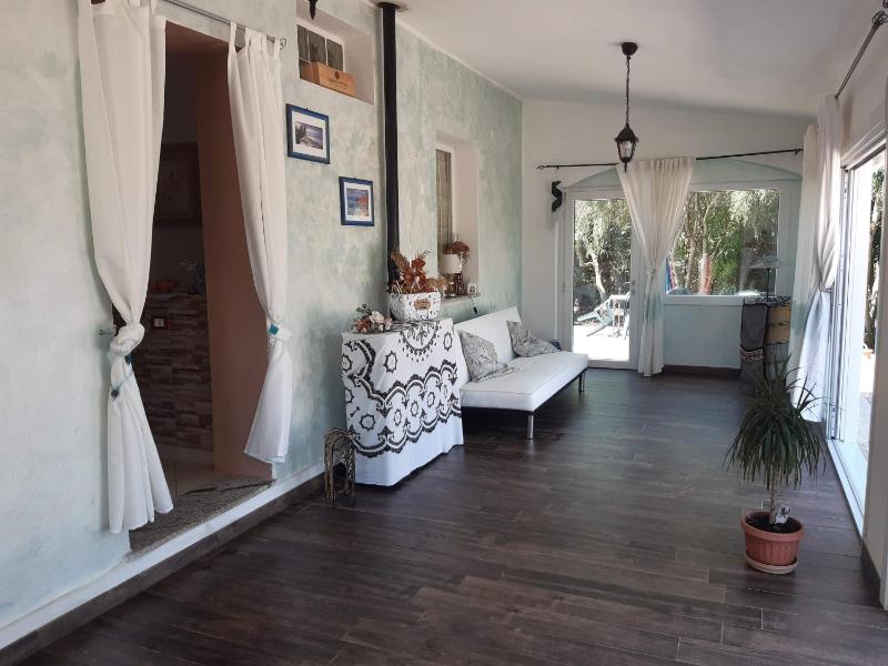Villa Agata a Porto Torres - Spaziosa Casa con Giardino