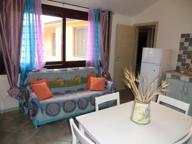 Casa Felice a Chia - Confortevoli Appartamenti Vicini