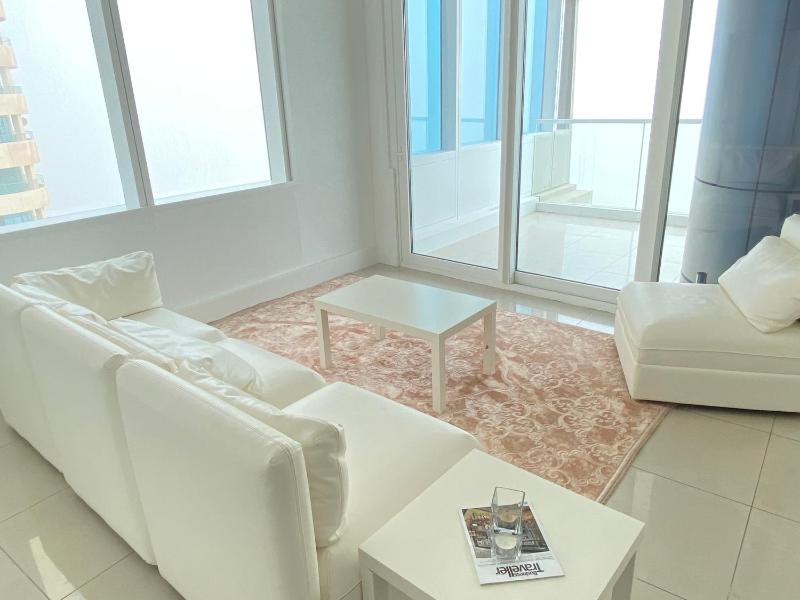 Marina Sea View Apartment — забронировать отель в Дубае