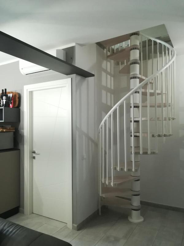 Aero Apartment ad Elmas - Moderno appartamento con vista giardino