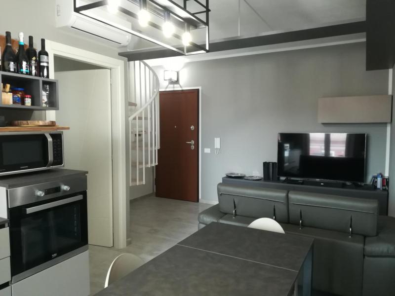 Aero Apartment ad Elmas - Moderno appartamento con vista giardino