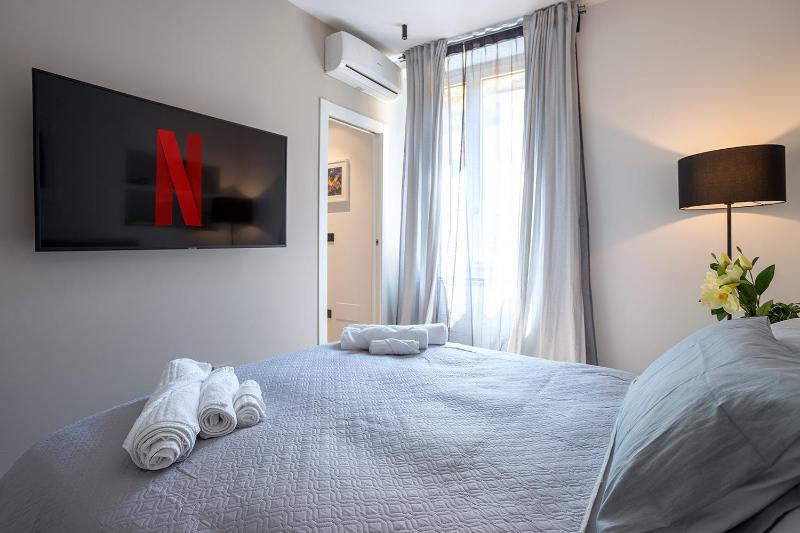 Suite 2 centro Milano,duomo,Navigli — отель с удобствами в Милане