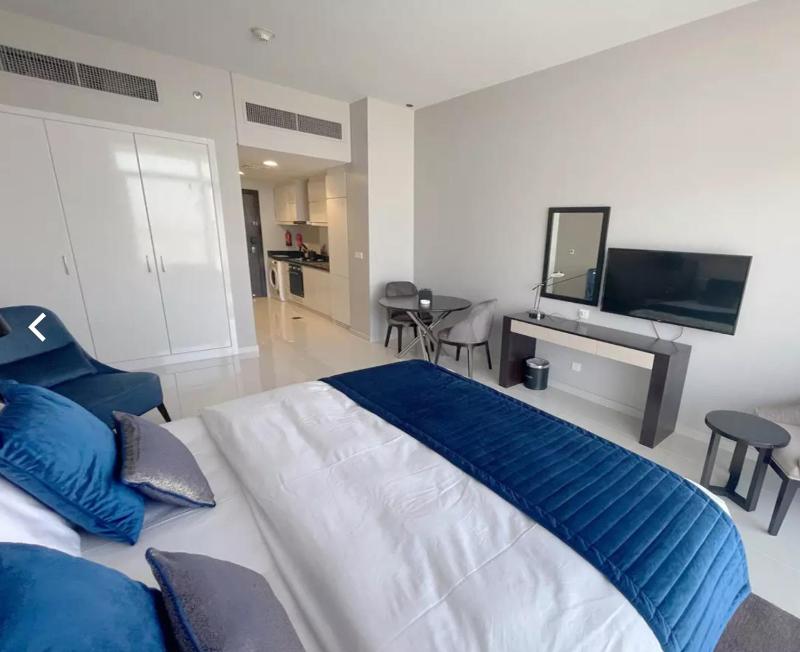A beautifully fully furnished studio — отель в Дубае, Объединенные Арабские Эмираты