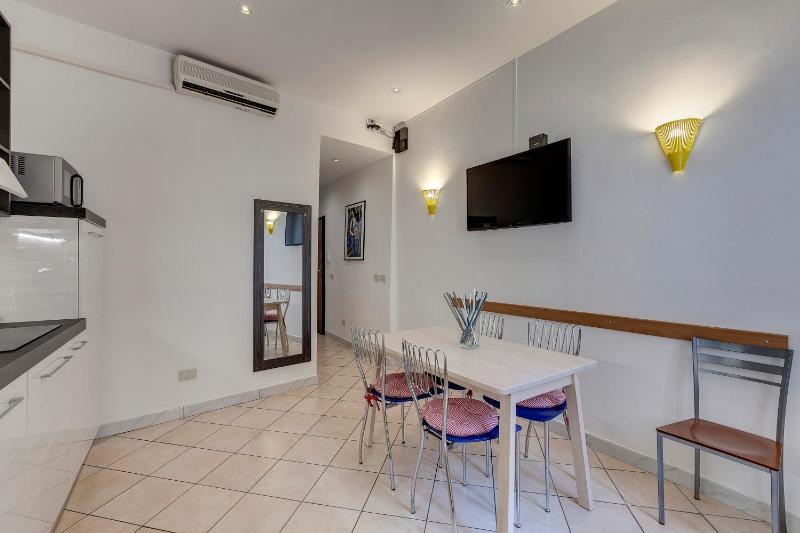Mamo Florence - Zalinda Apartment — отель с удобным расположением в Флоренции