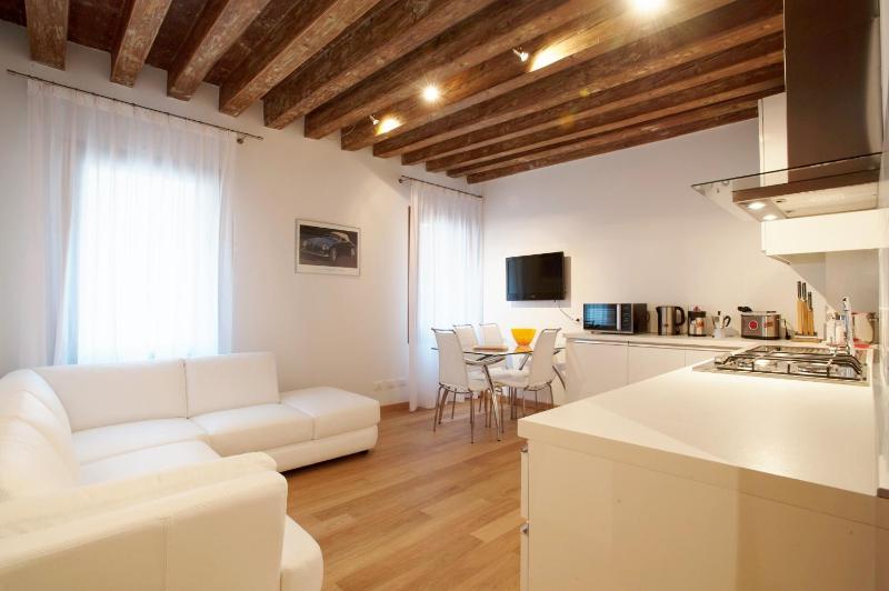 The Lion's House APT2 — отель с удобным расположением в Венеции