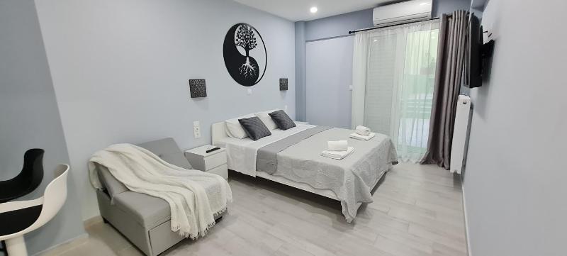 Цены на Cozy apartment with garden near town center, fully renovated. в Афины
