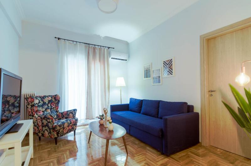 Adorable 2 bedroom apartment close to Ancient Athens city center — комфортный отель в Афины