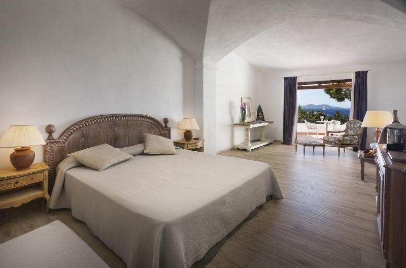 Hotel La Bisaccia a Baja Sardinia - Lussuoso resort mare