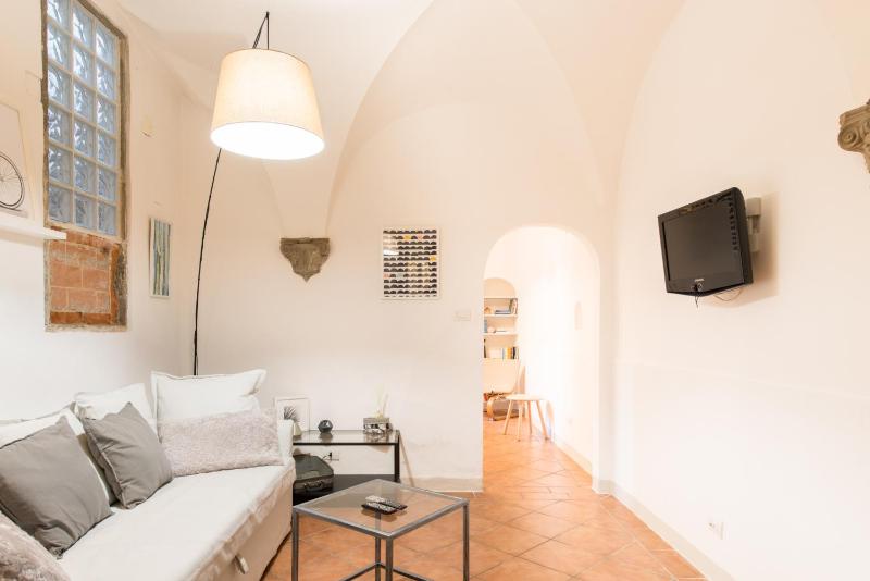 Цены на Casa a Sant'Ambrogio - Santa Croce, Mercato & Bar - HomeUnity в Флоренции