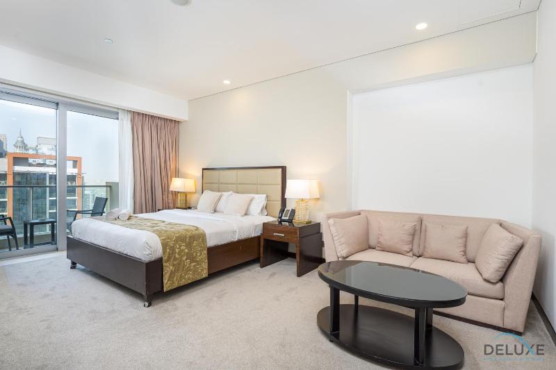 Sophisticated Studio in The Address Residences Dubai Marina by Deluxe Holiday Homes — забронировать отель в Дубае