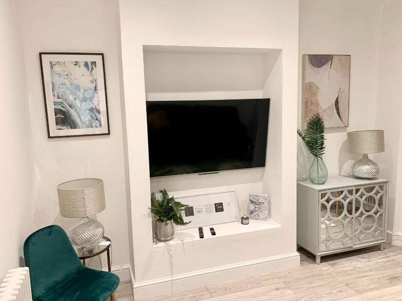 Modern 2 Bedroom Apartment with Private Garden near Canary Wharf — отзывы гостей и цены