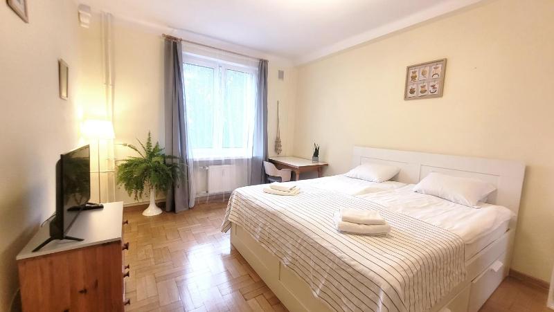Happy Life - apartment next to metro station — забронировать отель в Варшаве