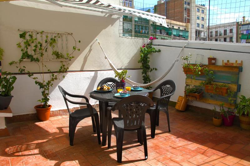Casa Tortilla Sant Antoni — забронировать отель в Барселоне