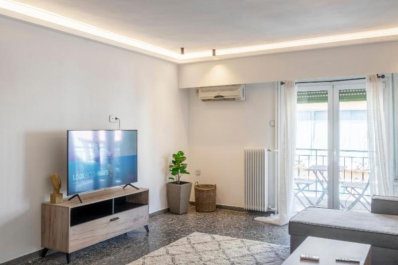 Lovely 2 bedroom rental in excellent location — отель в Афины, Греция