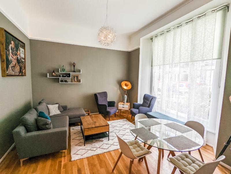 Цены на Modern 3 Bedroom Apartment in Kensington в Лондоне