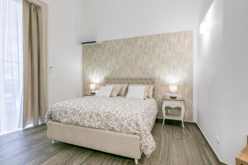 Vittorio Emanuele Charming Central Flats — отель с удобным расположением в Палермо