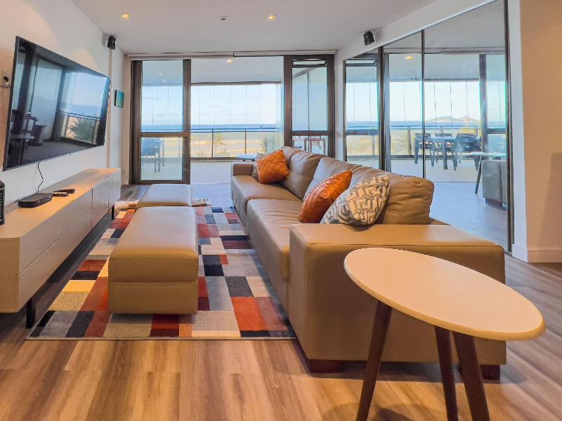 Luxo e Vista Mar Maravilhosa na Barra da Tijuca B11-0013 — отель с удобным расположением в Рио