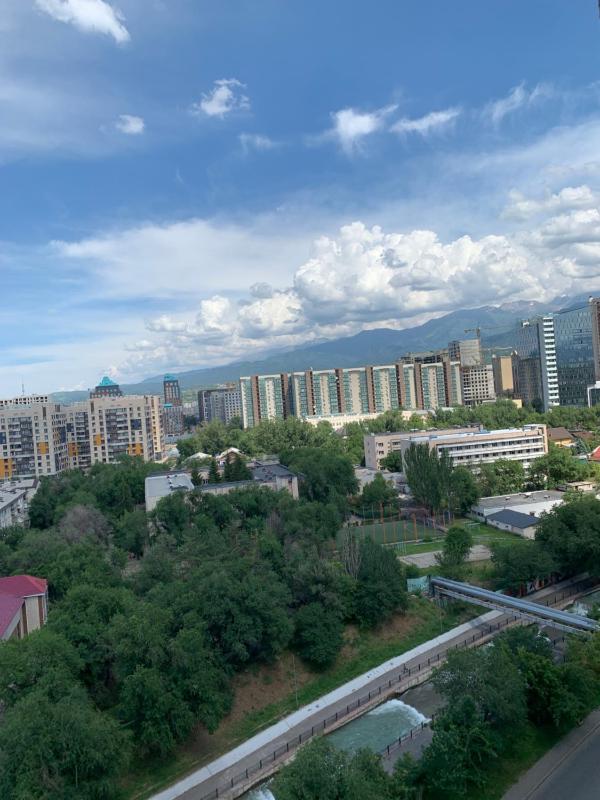 Mountains and River view apartment in Almaty — отель в Алматы, Казахстан