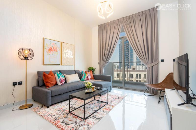 Easy Click - High Quality 1 Bed Convertible to 2 Bed Brand New — забронировать отель в Дубае
