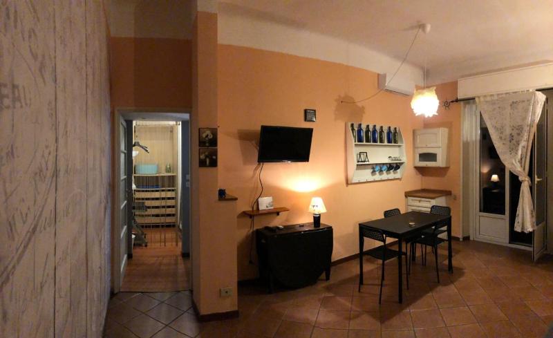 Appartamento 70 mq "La Casa di Cri" — забронировать отель в Милане