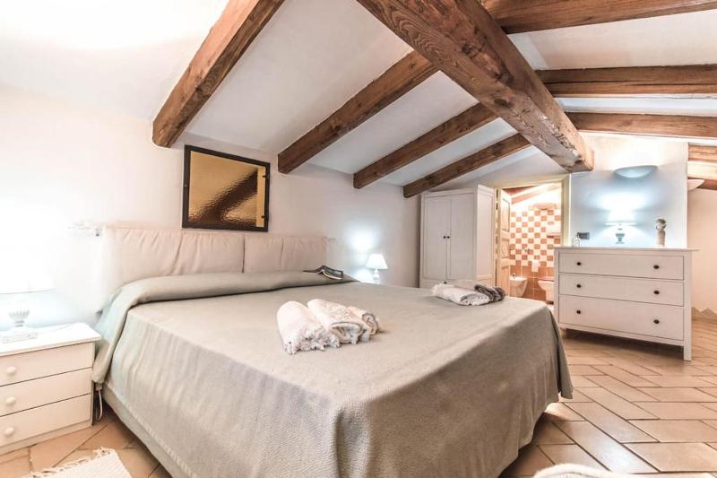 Sardinia Home a Palau - Spazioso appartamento con giardino