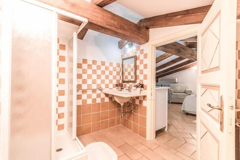 Sardinia Home a Palau - Spazioso appartamento con giardino