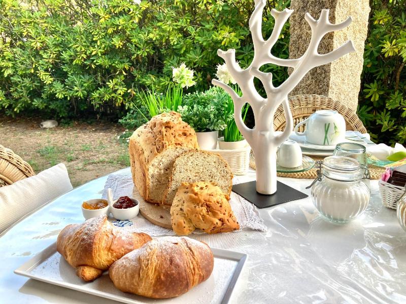 Villa Franci a Santa Teresa - Accogliente B&B con giardino