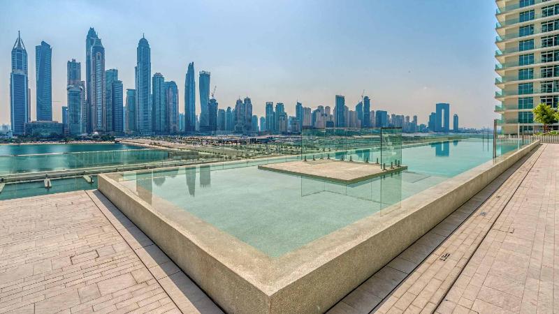 New two bedroom full sea view and private Beach sunrise bay — комфортный отель в Дубае