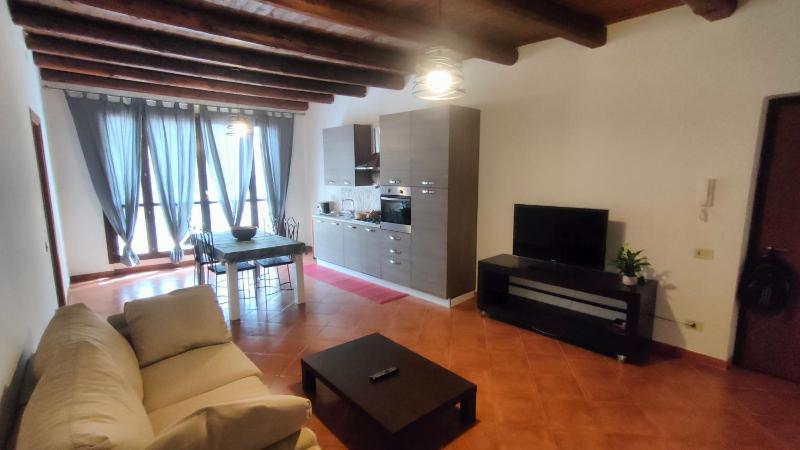 Цены на Vicolo del vento casa ponente в Палермо