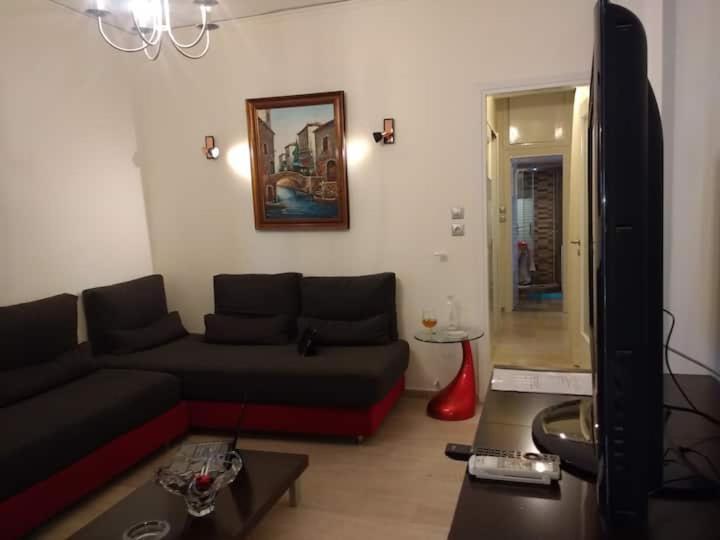 Цены на Cosy penthouse next to metro в Афины