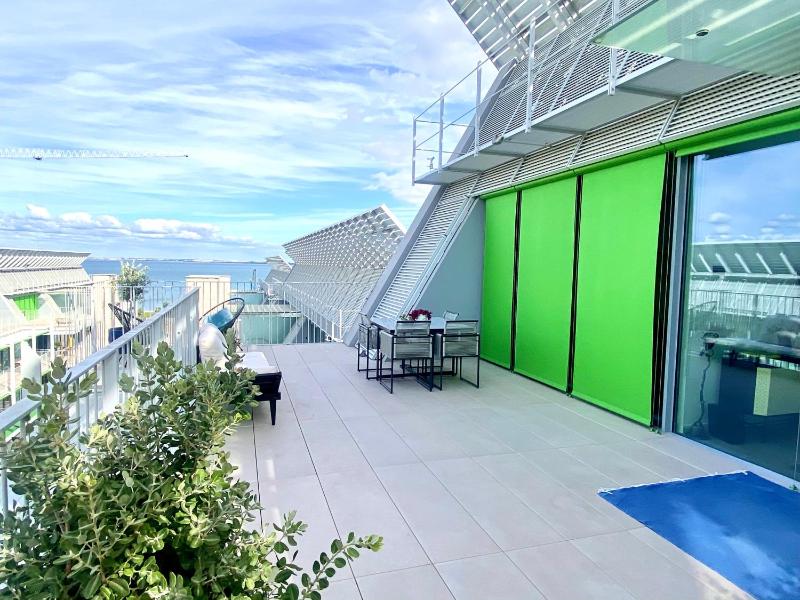 Цены на Penthouse with stunning river views в Лиссабоне