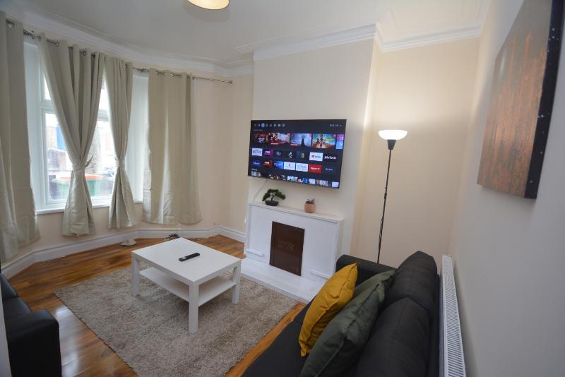 Cheerful 3 Bedroom Home in Greater London — отзывы гостей и цены